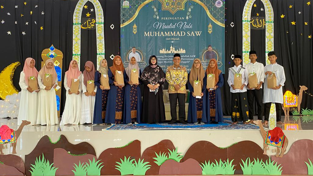 Perayaan Maulid Nabi Muhammad SAW 1445 Hijriah di SMAN 2 Unggul Ali Hasjmy